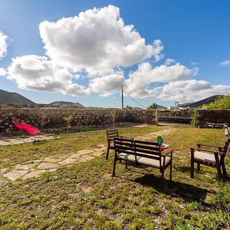 Casa "Entre Vinedos" En Masdache Villa Tías Buitenkant foto