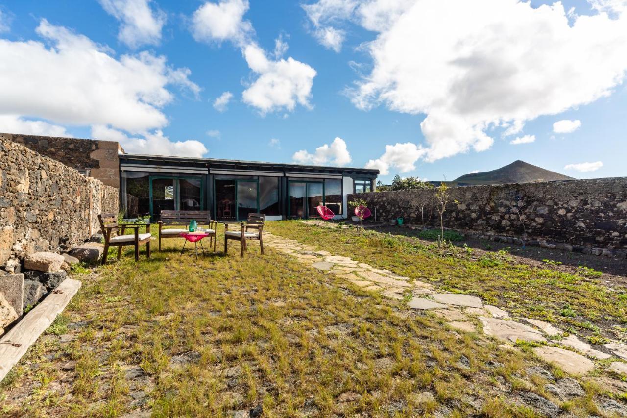 Casa "Entre Vinedos" En Masdache Villa Tías Buitenkant foto