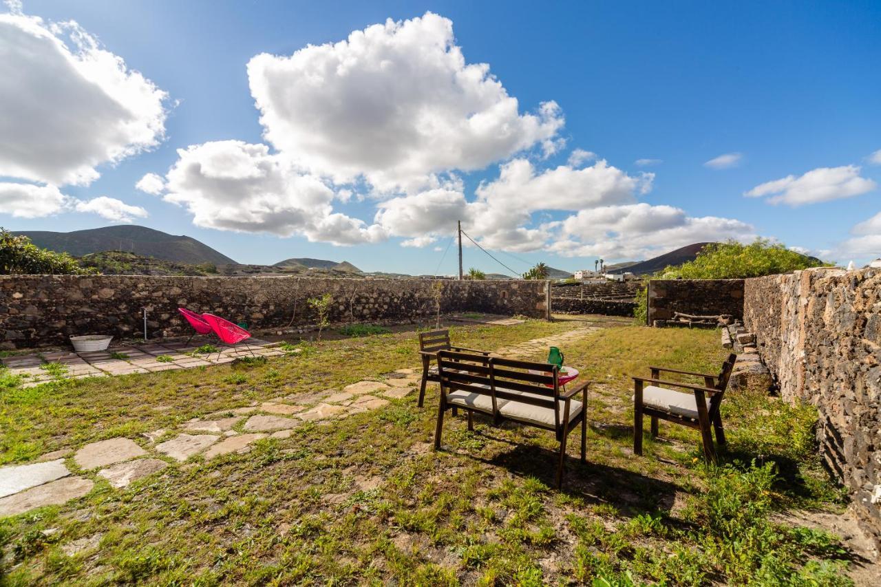 Casa "Entre Vinedos" En Masdache Villa Tías Buitenkant foto