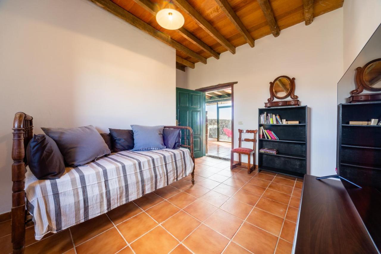 Casa "Entre Vinedos" En Masdache Villa Tías Buitenkant foto