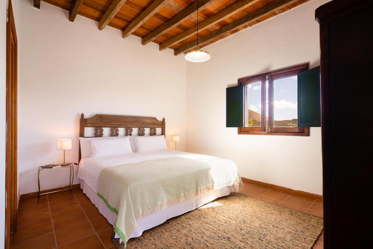 Casa "Entre Vinedos" En Masdache Villa Tías Buitenkant foto
