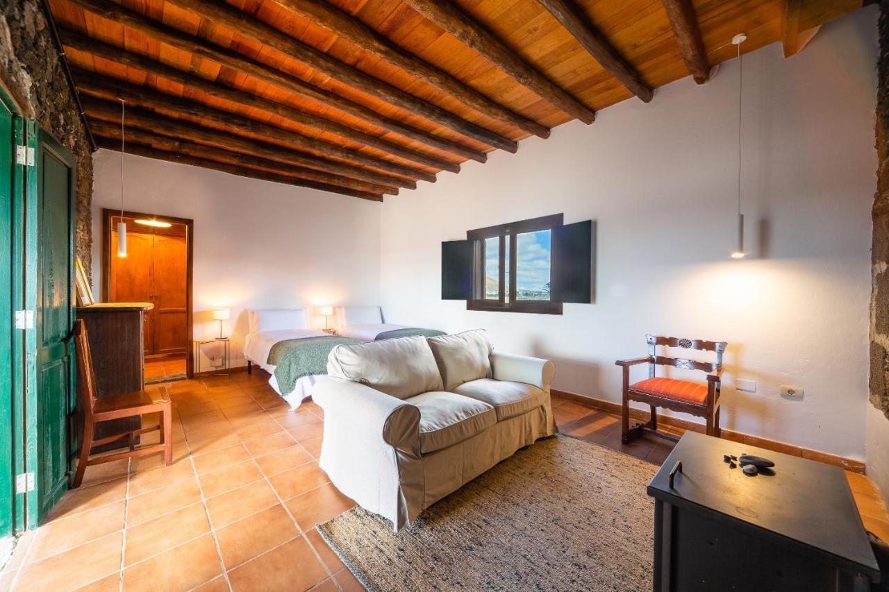 Casa "Entre Vinedos" En Masdache Villa Tías Buitenkant foto